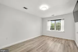 18328 Streamside Dr, Gaithersburg, MD 20879 - Photo 11