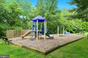 18328 Streamside Dr, Gaithersburg, MD 20879 - Photo 25