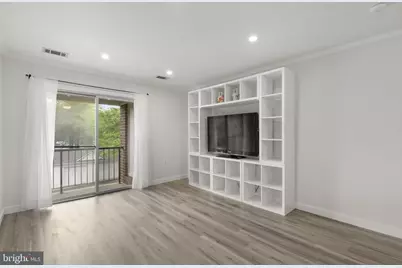 18328 Streamside Drive #304, Gaithersburg, MD 20879 - Photo 9