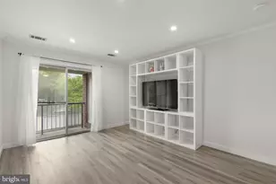 18328 Streamside Dr, Gaithersburg, MD 20879 - Photo 9