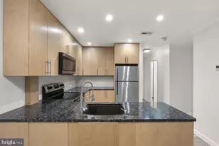 18328 Streamside Dr, Gaithersburg, MD 20879 - Photo 5