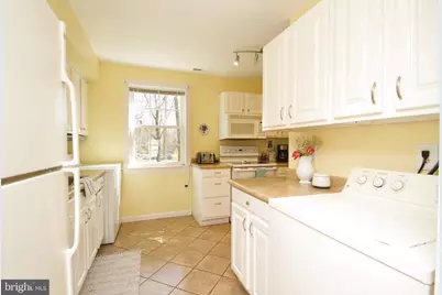 886 Azalea Drive #22-886, Rockville, MD 20850 - Photo 9