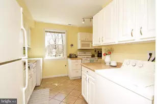 886 Azalea Dr, Rockville, MD 20850 - Photo 9