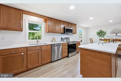 19213 Wootton Avenue, Poolesville, MD 20837 - Photo 3