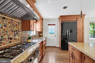 5804 Wyngate Dr, Bethesda, MD 20817 - Photo 11
