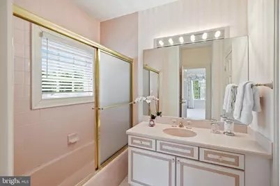 9200 Redwood Avenue, Bethesda, MD 20817 - Photo 25