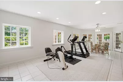 9200 Redwood Avenue, Bethesda, MD 20817 - Photo 37