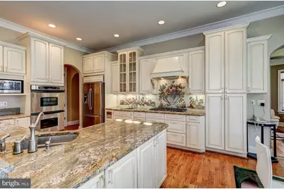 3809 Jones Bridge Road, Chevy Chase, MD 20815 - Photo 21