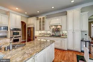 3809 Jones Bridge Rd, Chevy Chase, MD 20815 - Photo 21