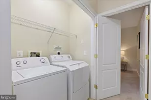 701 Fallsgrove Dr, Rockville, MD 20850 - Photo 19