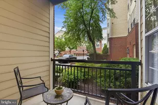 701 Fallsgrove Dr, Rockville, MD 20850 - Photo 17
