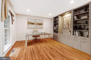10009 New London Dr, Potomac, MD 20854 - Photo 9