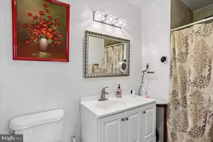 9704 Sunset Dr, Rockville, MD 20850 - Photo 17