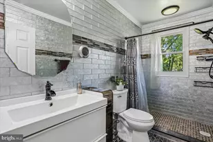 9704 Sunset Dr, Rockville, MD 20850 - Photo 15