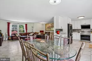 9704 Sunset Dr, Rockville, MD 20850 - Photo 7