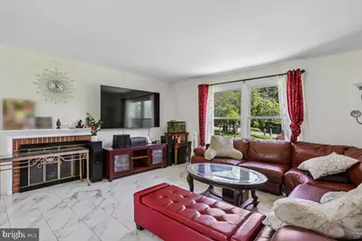 9704 Sunset Drive, Rockville, MD 20850 - Photo 5