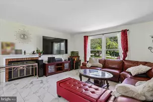 9704 Sunset Dr, Rockville, MD 20850 - Photo 5