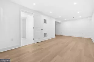 9828 Watts Branch Dr, Rockville, MD 20850 - Photo 37