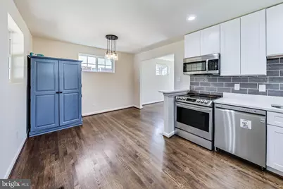 4617 Creek Shore Drive, Rockville, MD 20852 - Photo 3