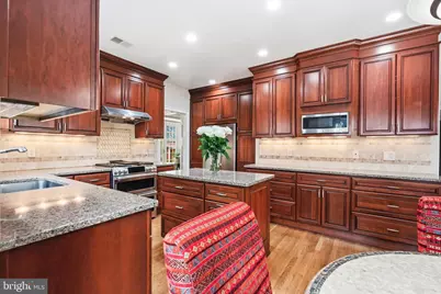 8015 Quarry Ridge Way, Bethesda, MD 20817 - Photo 17