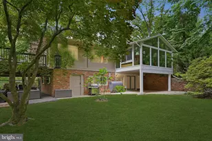 9228 Farnsworth Dr, Potomac, MD 20854 - Photo 33