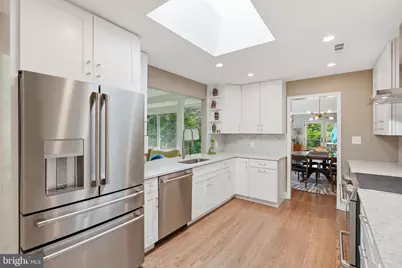 9228 Farnsworth Drive, Potomac, MD 20854 - Photo 11