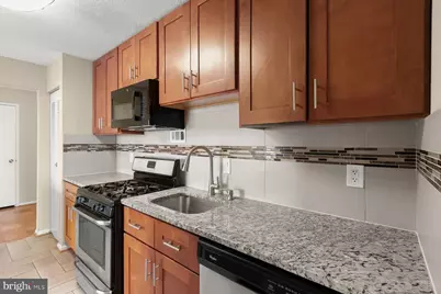 4 Monroe Street #4-802, Rockville, MD 20850 - Photo 17