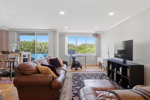 10201 Grosvenor Pl, Rockville, MD 20852 - Photo 11