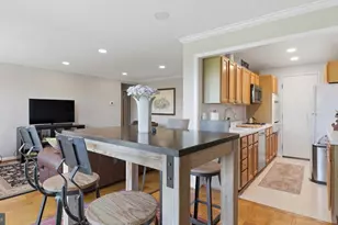 10201 Grosvenor Pl, Rockville, MD 20852 - Photo 19