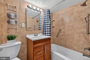 10401 Grosvenor Pl, Rockville, MD 20852 - Photo 19