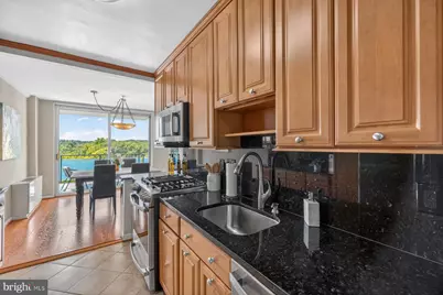 10401 Grosvenor Place #1327, Rockville, MD 20852 - Photo 15
