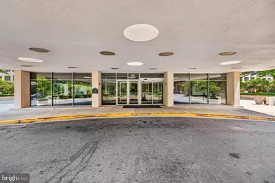 10401 Grosvenor Place #1327, Rockville, MD 20852 - Photo 3