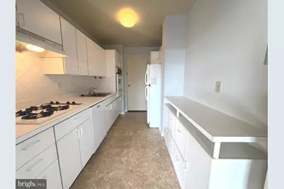 10500 Rockville Pik #614, Rockville, MD 20852 - Photo 7