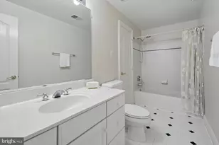 6211 Yorkshire Terrace, Bethesda, MD 20814 - Photo 29