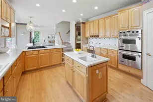 6211 Yorkshire Terrace, Bethesda, MD 20814 - Photo 11