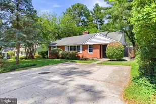 4405 Clearbrook Ln, Kensington, MD 20895 - Photo 3