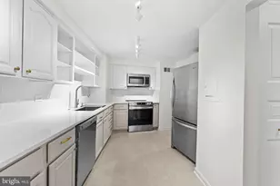 4601 N Park Ave, Chevy Chase, MD 20815 - Photo 9