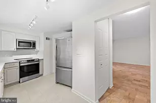 4601 N Park Ave, Chevy Chase, MD 20815 - Photo 13