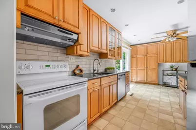 14407 Briarwood Terrace, Rockville, MD 20853 - Photo 7