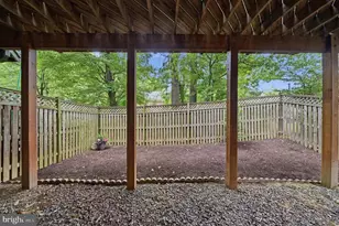 2011 Ashleigh Woods Ct, Rockville, MD 20851 - Photo 9