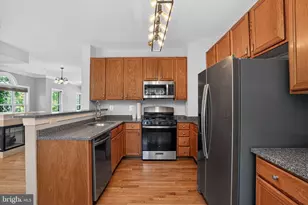 2011 Ashleigh Woods Ct, Rockville, MD 20851 - Photo 7