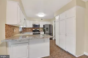 7435 Crestberry Ln, Bethesda, MD 20817 - Photo 17
