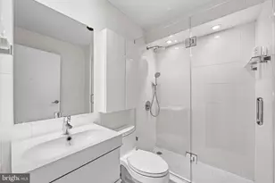 7400 Lakeview Dr, Bethesda, MD 20817 - Photo 13