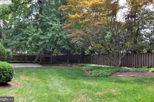 7208 Marbury Rd, Bethesda, MD 20817 - Photo 19
