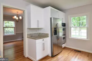 7208 Marbury Rd, Bethesda, MD 20817 - Photo 9