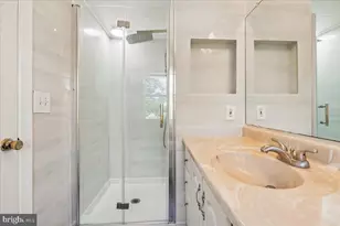 11119 Lamplighter Ln, Potomac, MD 20854 - Photo 19