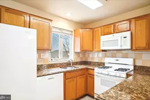 22006 Stone Pier Ln, Boyds, MD 20841 - Photo 9