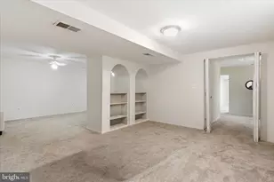 8615 Aqueduct Rd, Potomac, MD 20854 - Photo 37