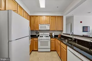 310 High Gables Dr, Gaithersburg, MD 20878 - Photo 7