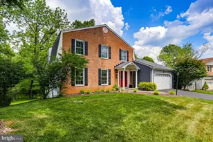 8 Bouldercrest Ct, Rockville, MD 20850 - Photo 3